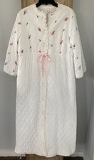 Vintage Miss Elaine Robe Housecoat White Rose Pink Quilted Button grannycore USA