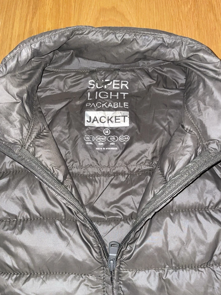 Atmosphere Women’s Packable Super Light Jacket Size 10 Khaki Green Medium - Image 3 of 4