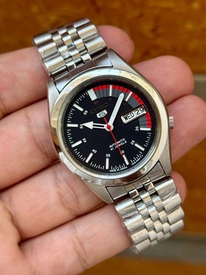 Seiko 5 Automatic Men's Watch - Black Racer Dial - 21 Jewels - 7S26