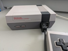 Nintendo nes Mini Classic Console And Controller