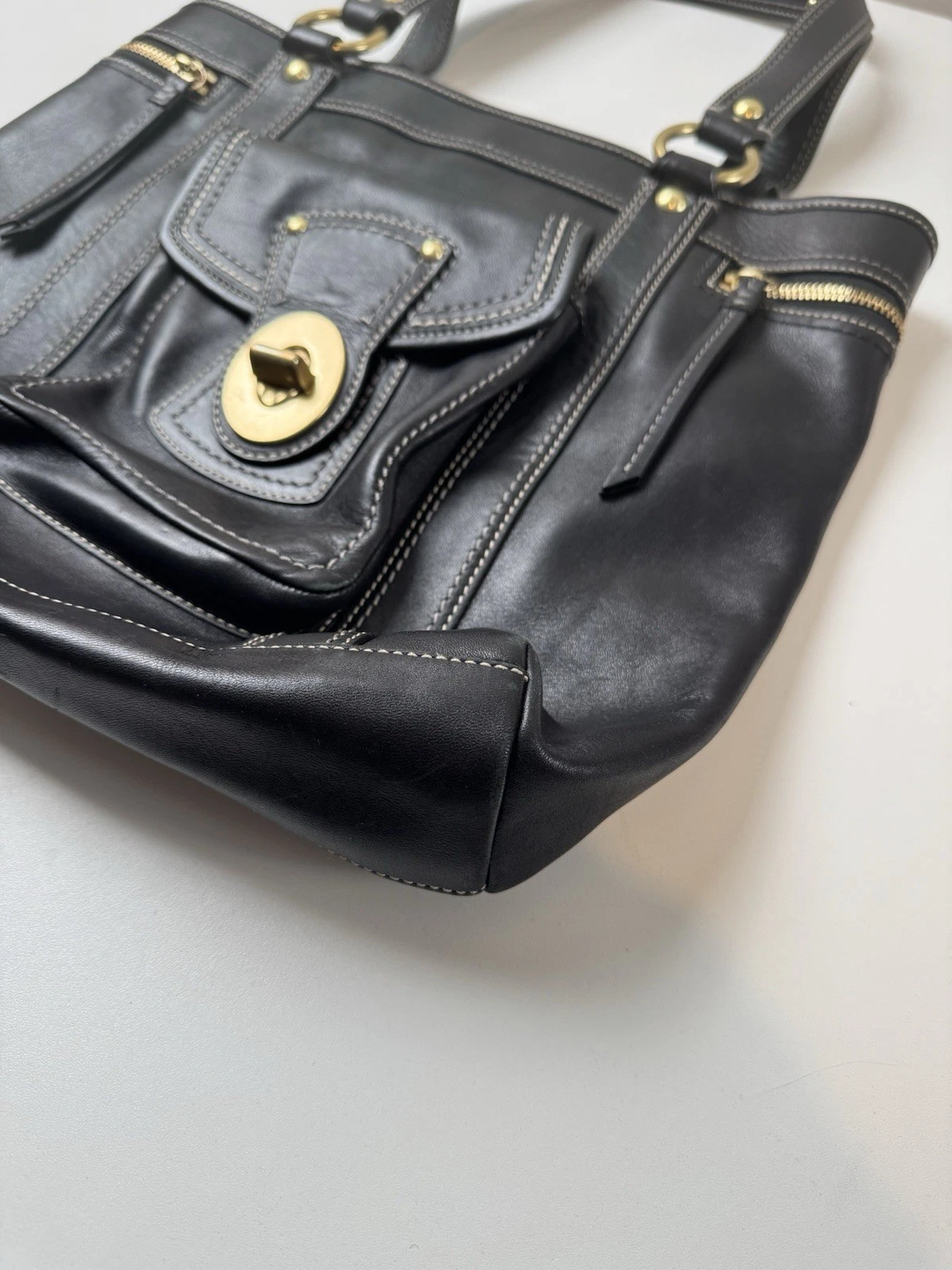 Borsa a tracolla Coach Gigi in pelle nera con tasca a chiusura girevole tracolla lunga *DESCRIZIONE*