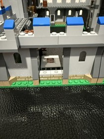 LEGO Castle King's Castle 70404 /100% COMPLETE  Set w/ Minifigs & Instructions