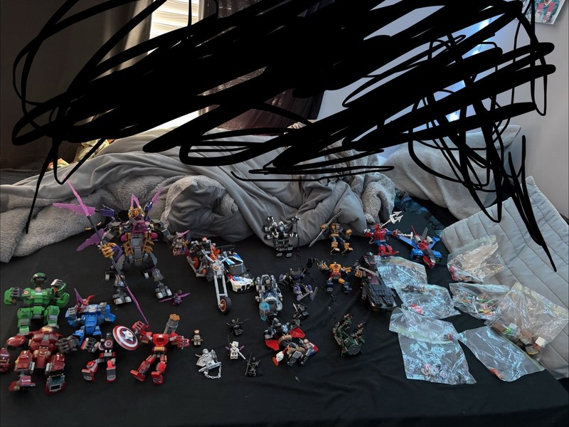 LEGO Multicolor Mixed Lot Bricks & Pieces with Minifigures, Plastic