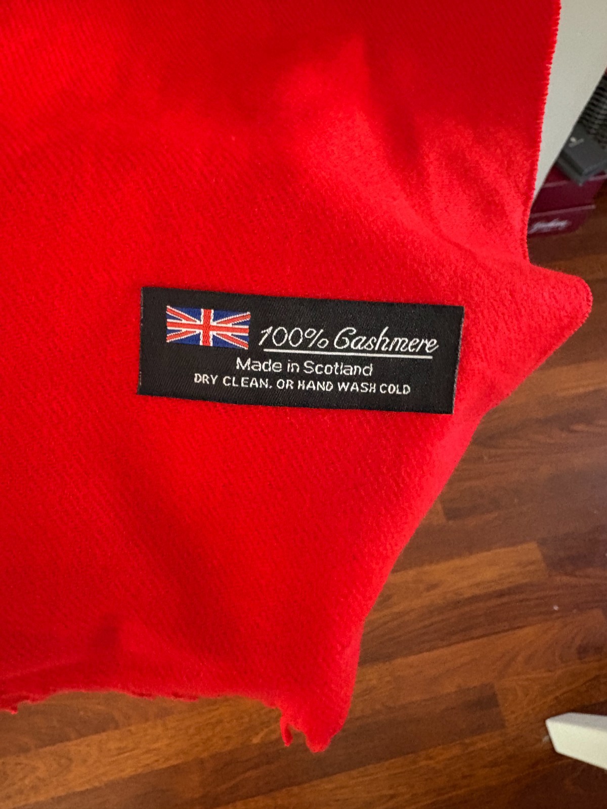 100% Cashmere Unisex Winter Scarf Made in Scotland -RED -NEW -READ BELOW