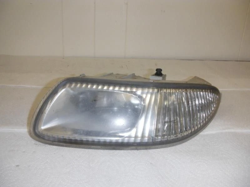 Luz antiniebla de esquina/estacionamiento para pasajeros compatible con 02-04 Infiniti I35 355075 Foto 2 de 4