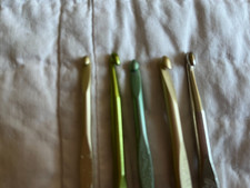 5 Piece Aluminum Crochet Hooks F, G, G, H, I Asst Colors P