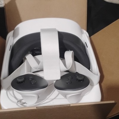 Meta Quest 2 White Standalone VR Headset with Controllers
