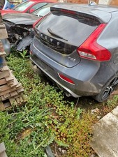 VOLVO V40 T3 2018  Petrol 2.0 ManualHeadlights Doors Gearbox Wheels Breaking All
