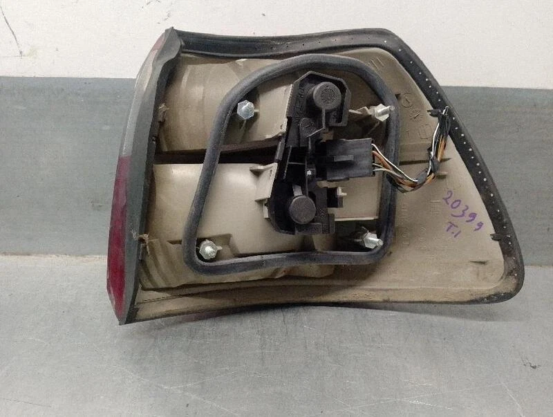 1223166 piloto trasero izquierdo para OPEL OMEGA B 2.5 24V DTI CAT (Y 25 5086795 - Imagen 2 de 4