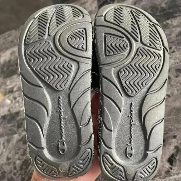 Sandalias Champion Super Slide para niños rojas y negras talla 13 Little Kids Champion Foto 4 de 4