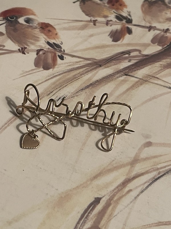 Vintage 1940s Gold  Wire Cursive Name Brooch Pin Dorothy/handmade