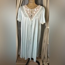 1980s Lorraine Pale Blue Embroidered Peignoir Nightgown