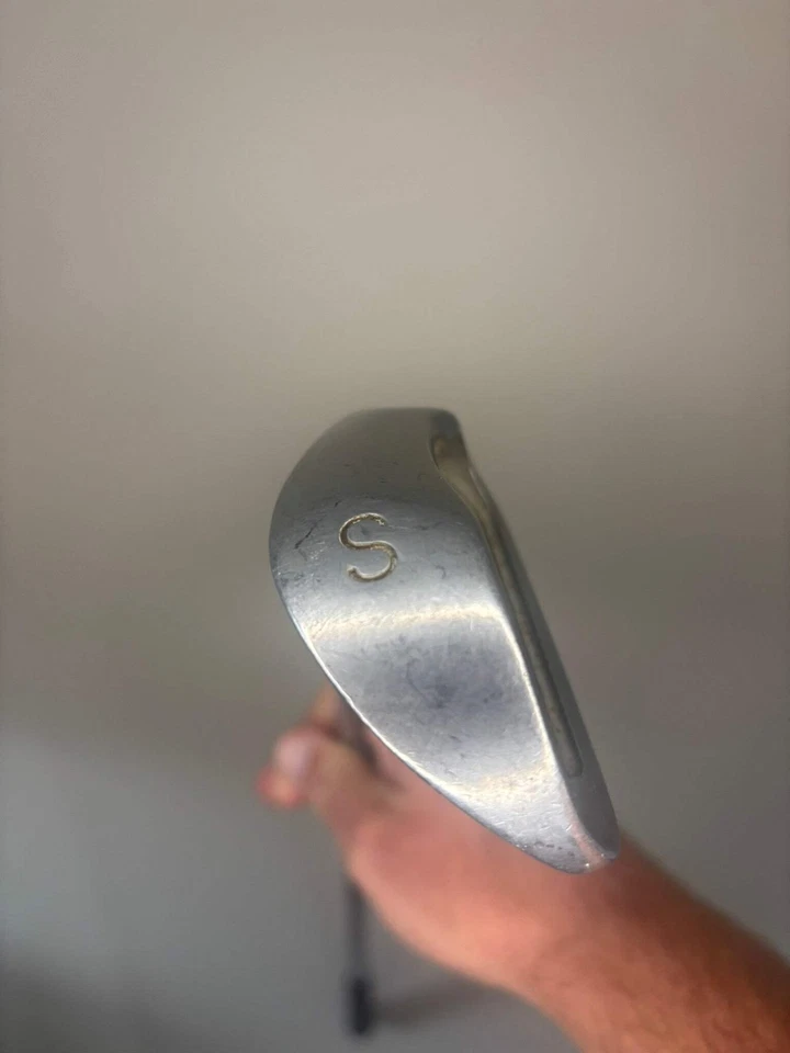 Vintage XPC 2000 Sand Wedge Steel Shaft Regular Flex 34.75″ - Image 4 of 4