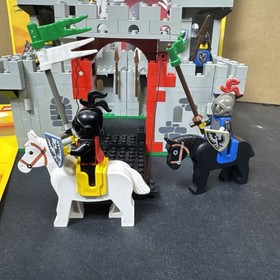 Vintage LEGO Set 6073 Knight's Castle 100% Complete w/ Box & Instructions