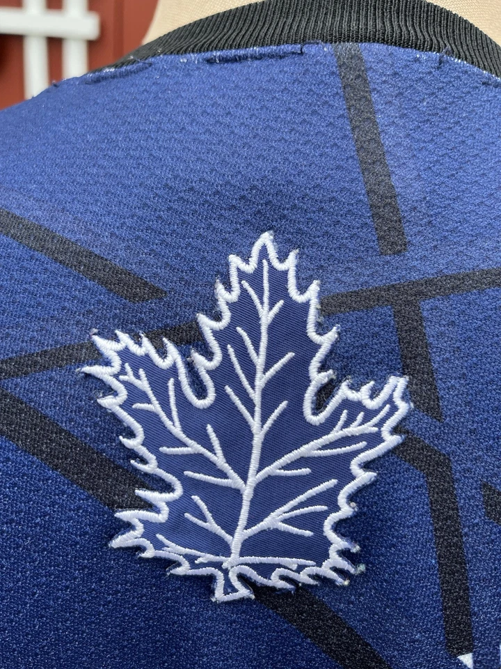 Vintage Y2K Nike Team NHL Street Toronto Maple Leafs Hockey Jersey Size Large - Image 4 of 4