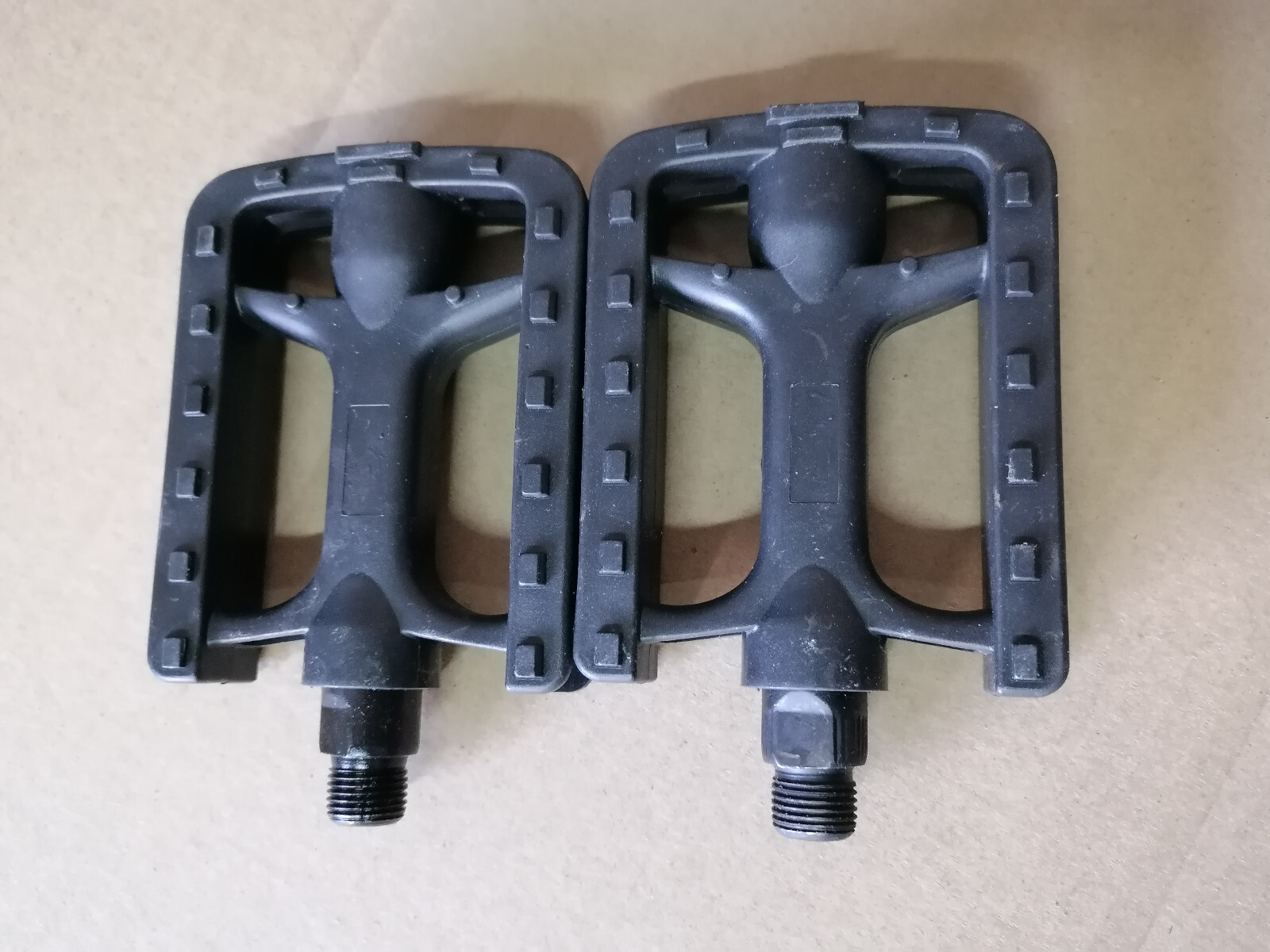 PAIR of Polymer Bicycle Replacement Pedals 9/16 Cromo Spindle Plastic