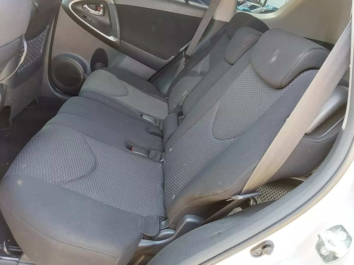 2010 rav4 hot sale car seat installation
