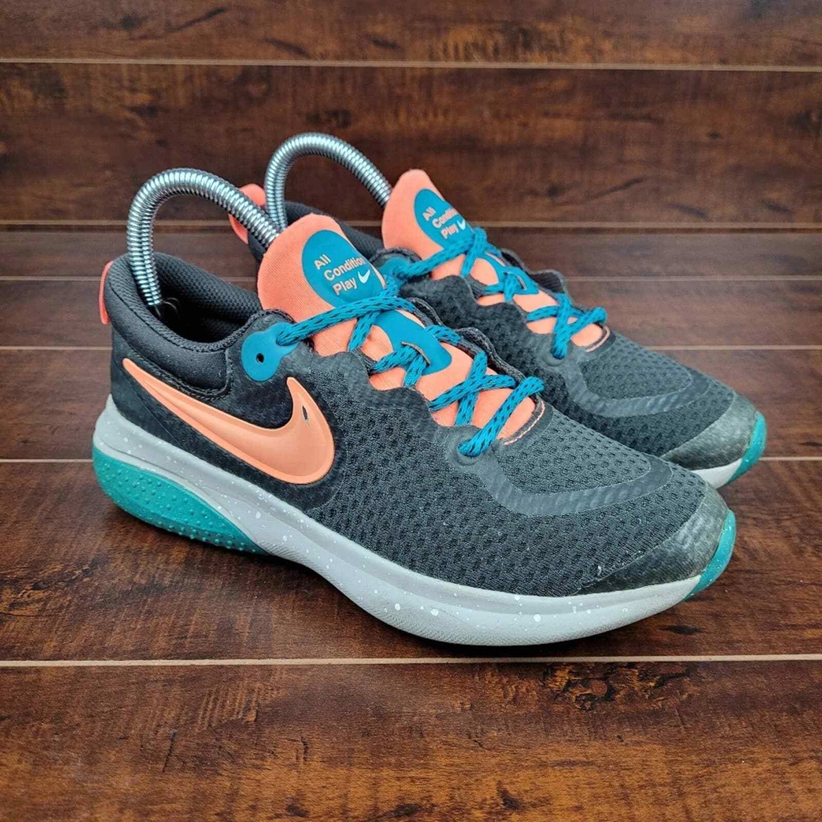 Nike shoe pod clearance