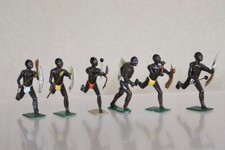 BRITAINS RE PAINTED ZULU WAR ZULU WARRIORS RUNNING with SPEARS 4oc