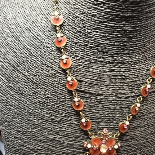 Collana Tarata tono ottone smalto pietre rosa goccia a Y. Made In France. - Foto 5 di 10