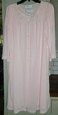 NWT Vntg Miss Elaine Floral Embroidered Nightgown Robe Set Pink Nylon Buttons
