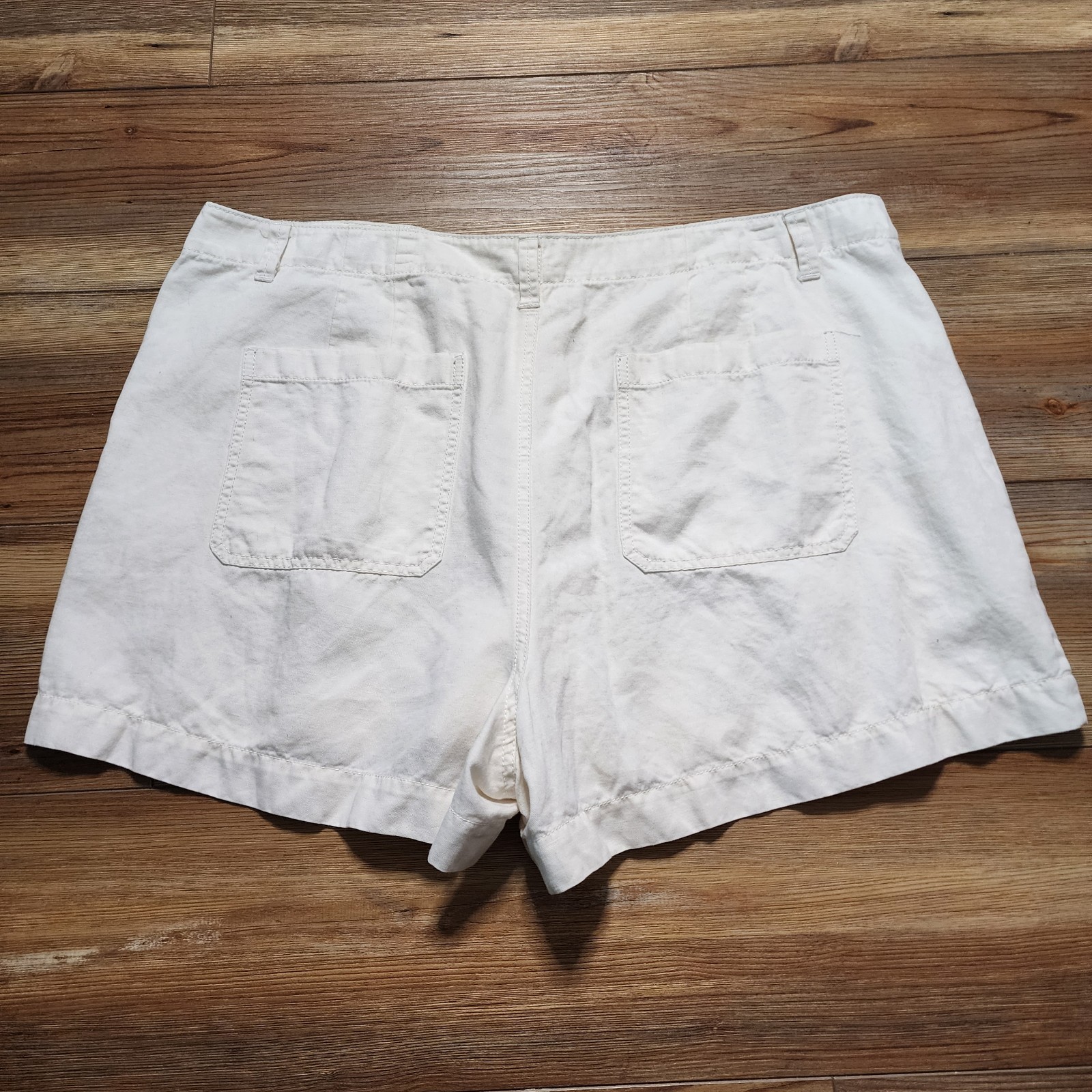 LOFT Casual Shorts Womens 18 Off White Button Front 3.5" Cotton Linen thumbnail 3