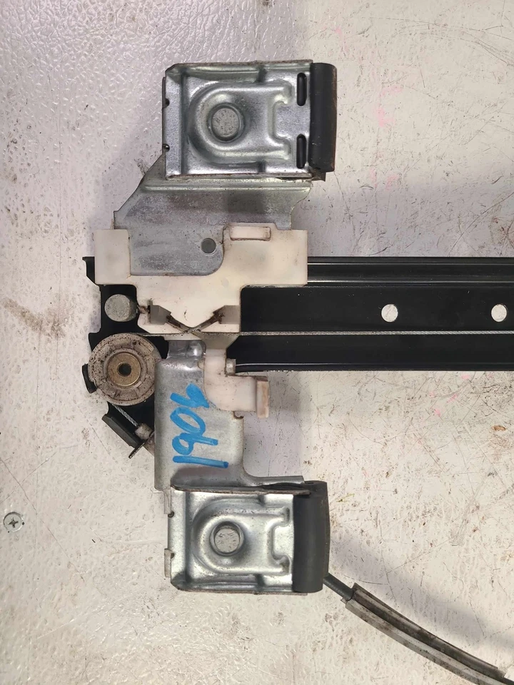 04-08 ISUZU ASCENDER ELECTSide/rear/cargo Regulator Left Driver Oem - Image 2 of 4