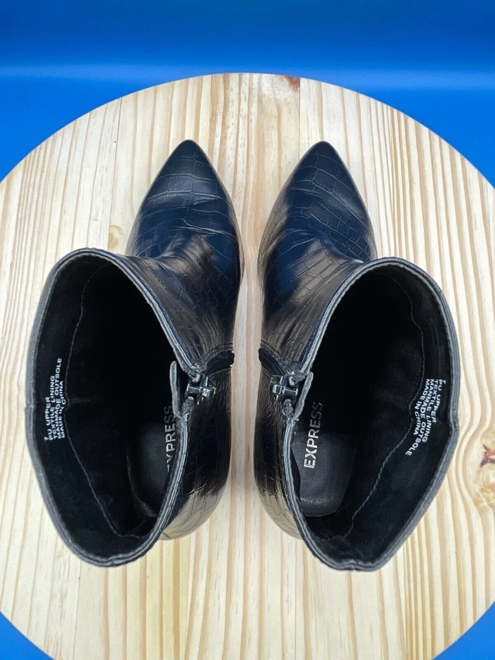 Botín Express para mujer talla 7 negro cuero cocodrilo punta Foto 4 de 4
