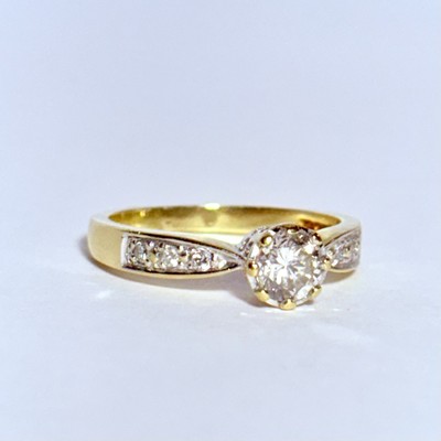 CG London Hallmark 18K Yellow Gold Diamond with Accents Size Ring 