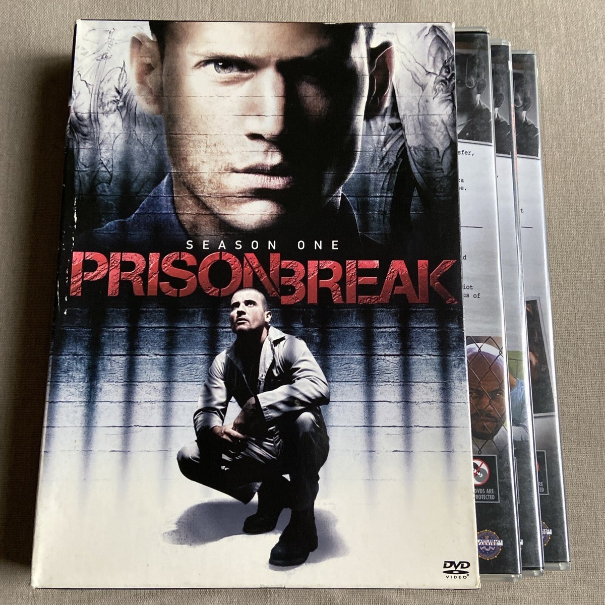 Prison Break シーズン1 DVD ボックスセット Prison Break Season One 1 (DVD 6-Disc, 3-Case Set w/ Slipcover
