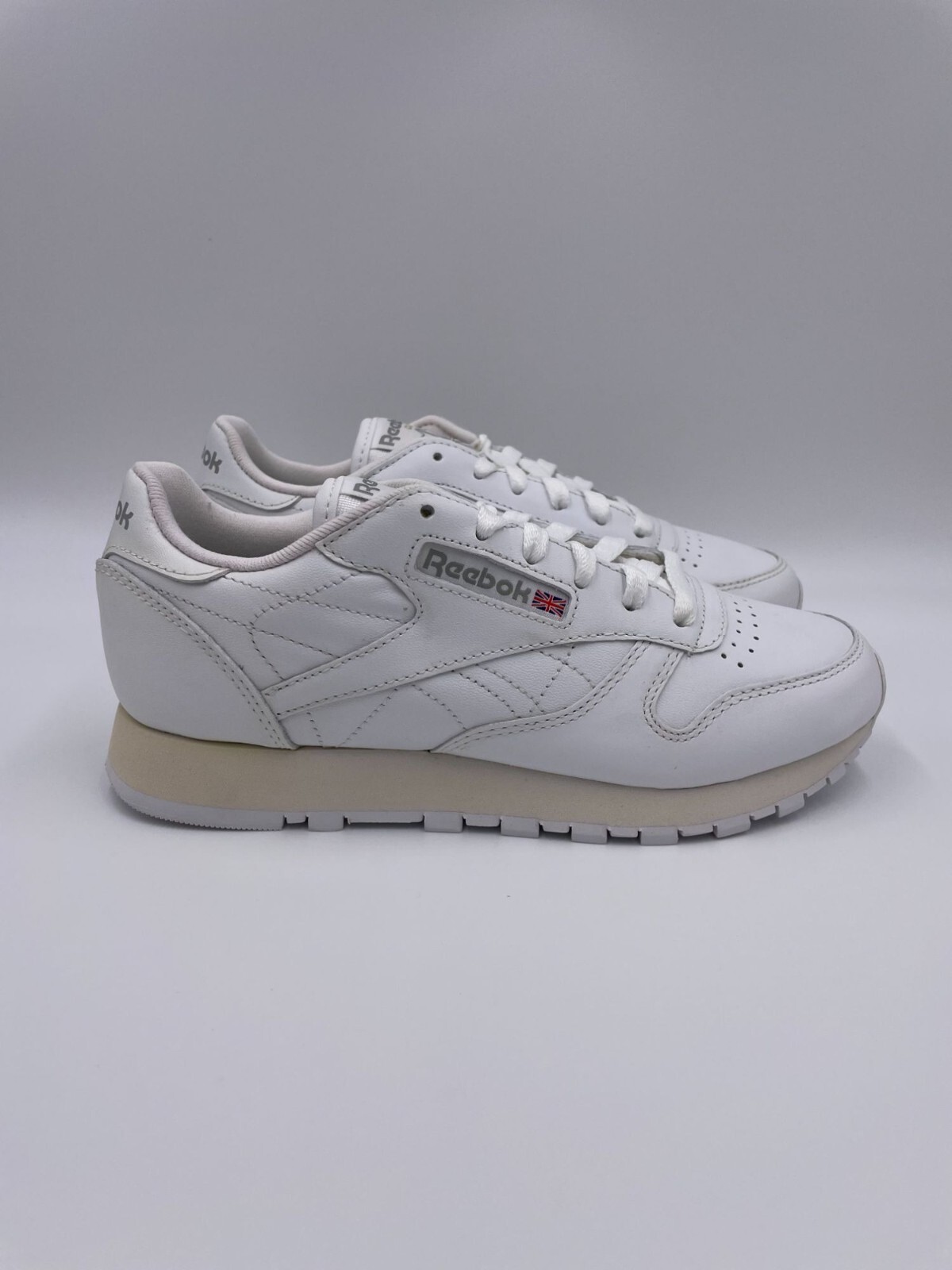 Reebok Classic Leather White Gum Rubber Sole Sneakers Womens 9771 New