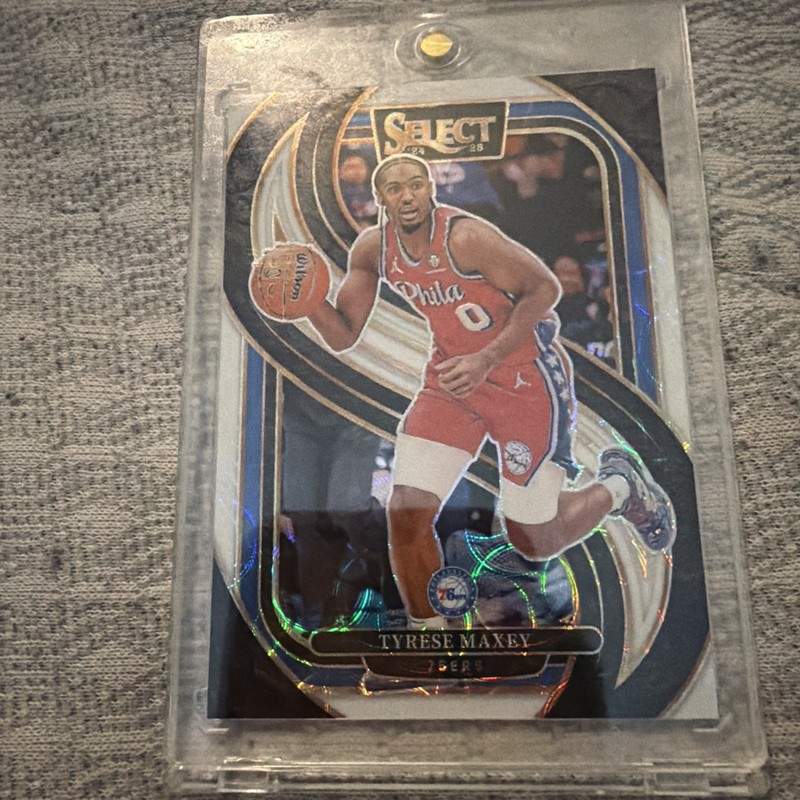 TYRESE MAXEY #20/35 SP! 2024-25 Panini Select White Prizm Scope 76ERS SP Playoff