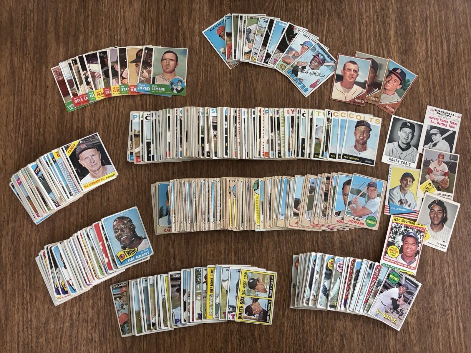 Huge Lot Vintage 1960s Baseball Cards Mostly Topps/Read Description/Poor Cond