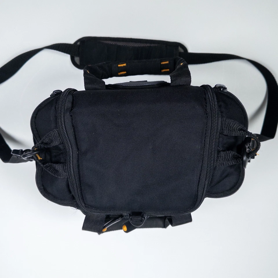 Case Logic SLR Zoom Camera Holster Bag Slrc1z Black/Gray. 5 Pockets. - Image 3 of 4