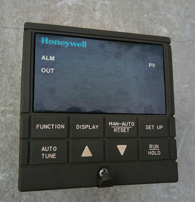 Honeywell UDC2300 Mini Pro Temp Controller 