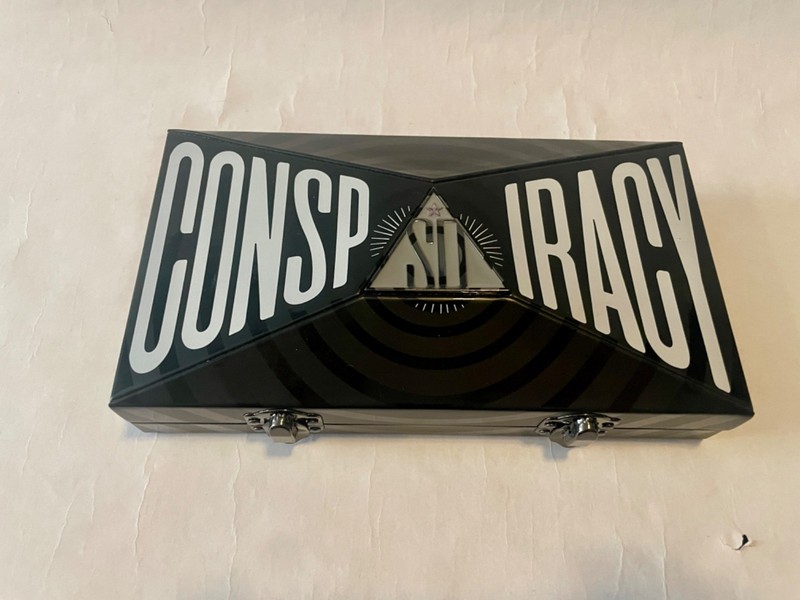Jeffree Star Cosmetics CONSPIRACY EYESHADOW PALETTE New Shane Dawson 18 Colors