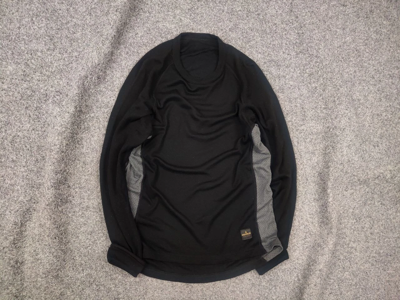Devold Base spirit Shirt Black Gray Merino Wool Outdoor Hiking Thermal