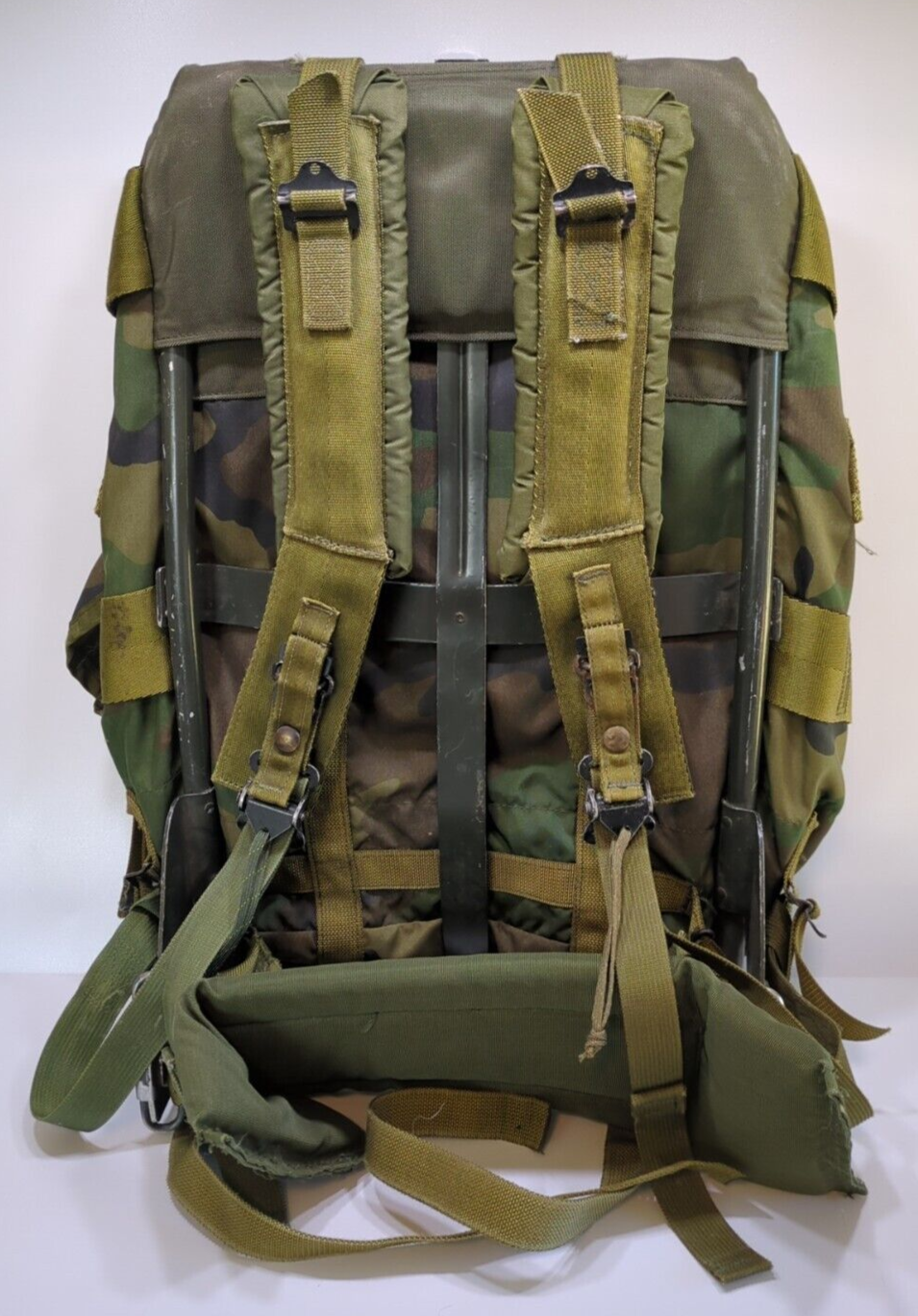 US Military Issue Woodland Camouflage Medium Alice Pack w/ Frame Shoulder straps
