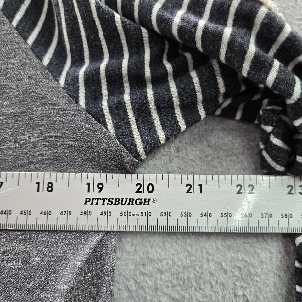 Top de mujer Affliction M gris a rayas negro escote redondo pedrería motociclista Y2K Foto 3 de 4