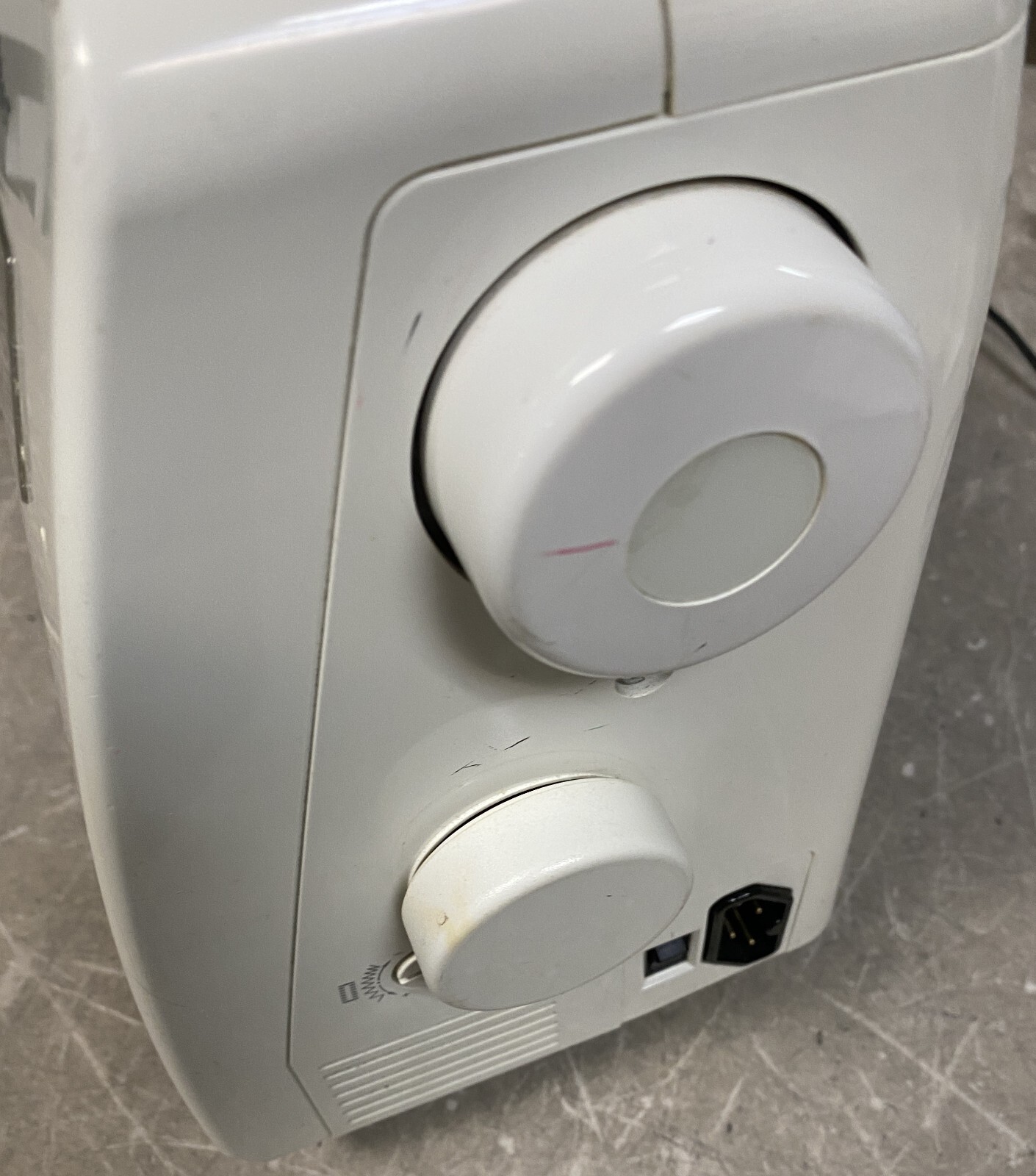 Singer Quantum Quilter 7380 Sewing Machine w/ Foot Pedal eBay