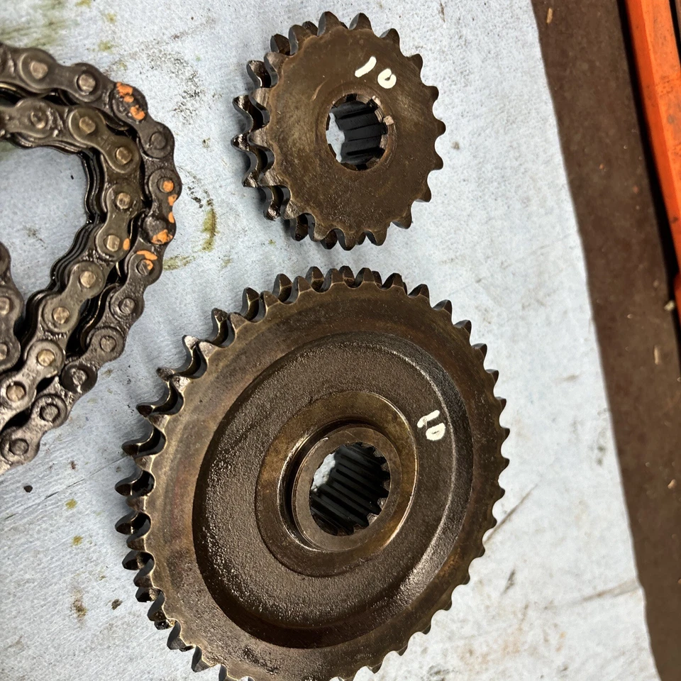 1972 Snojet Sno Jet SST 440 vintage snowmobile 433 chain case sprockets - Image 3 of 4