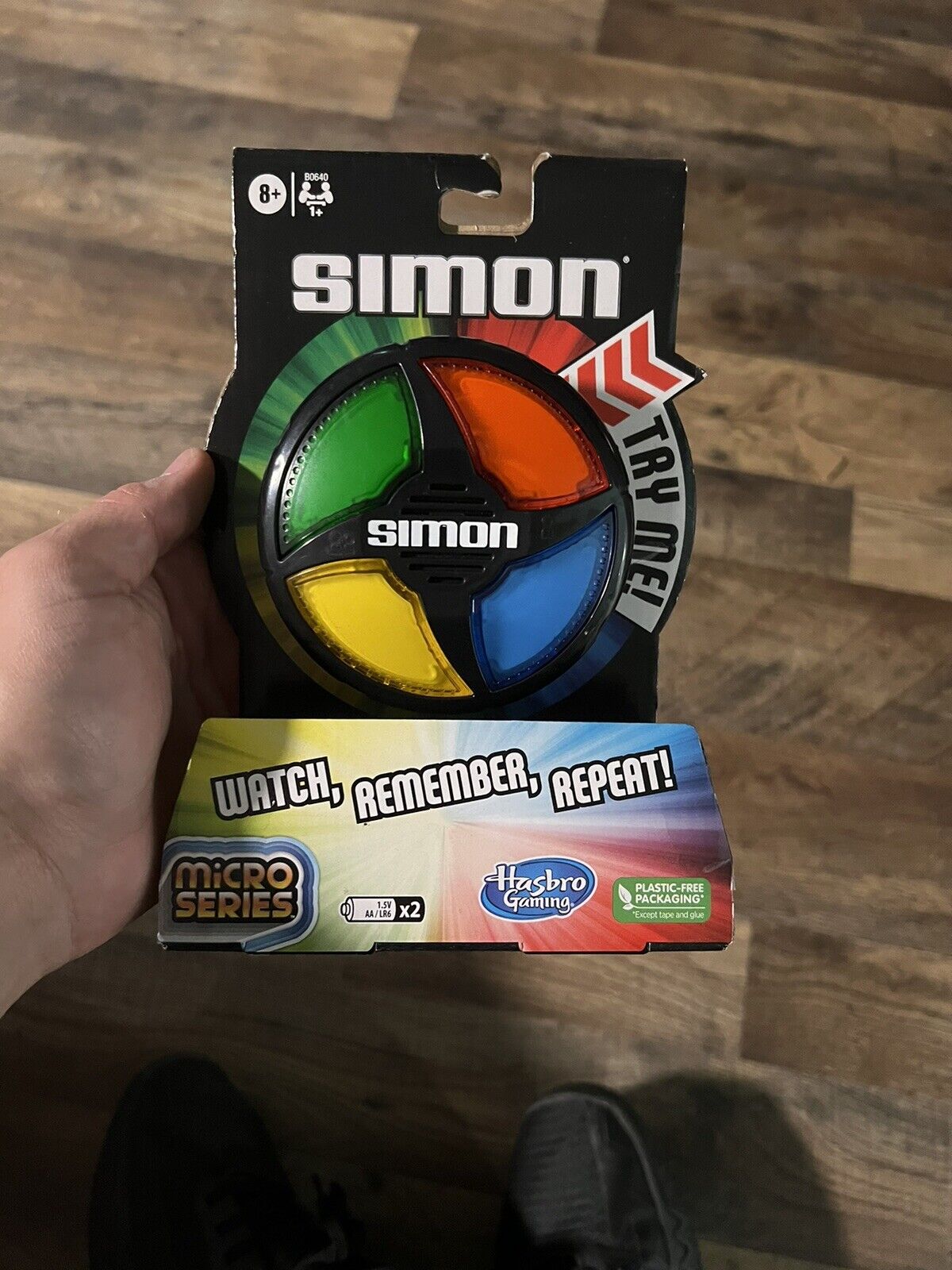 Hasbro Gaming Simon Micro Series Handheld Game