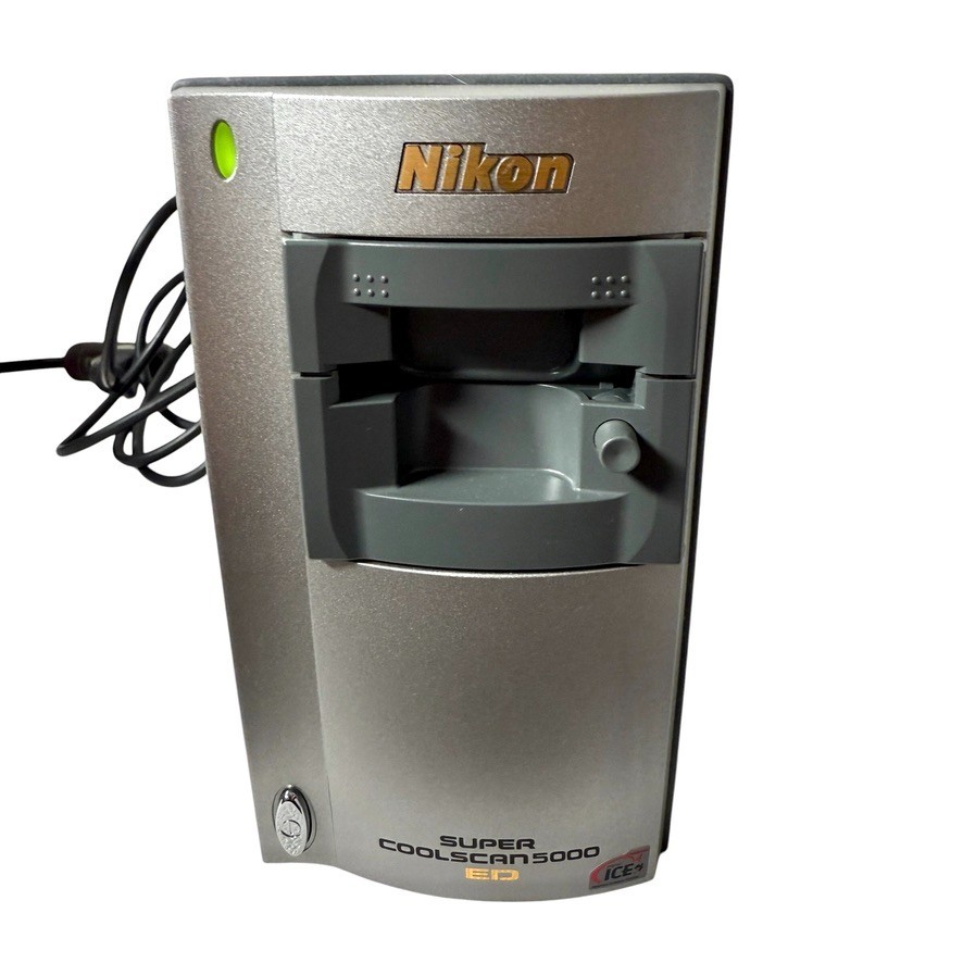 Nikon Super CoolScan 5000 ED 35mm Slide Film Scanner W/ Manual