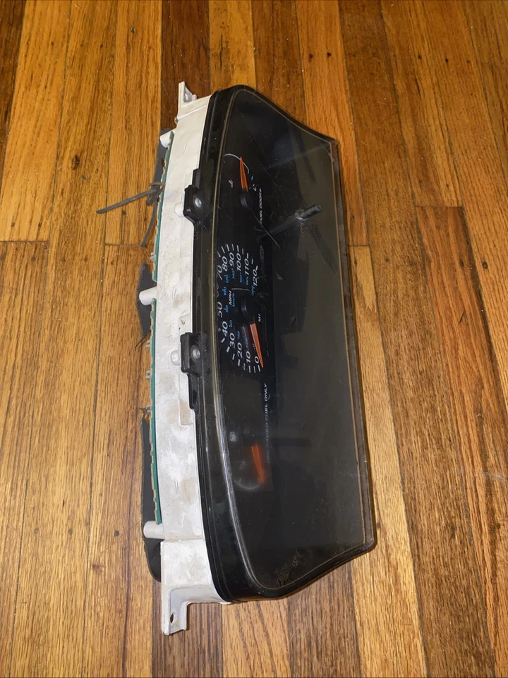 Dodge Neon 1995 calibre velocímetro usado 36.346 k millas fabricante de equipos originales Foto 3 de 4