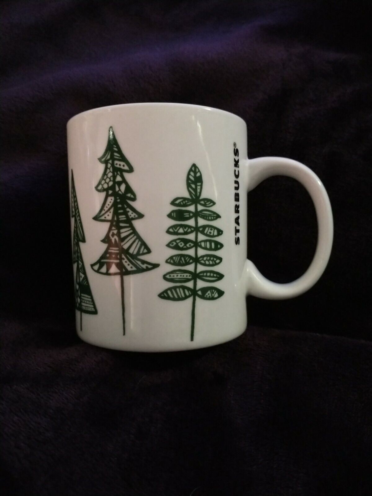 Starbucks 2015 Christmas Tree Tea/Coffee Mug - 12 oz  White/Green Ceramic Design