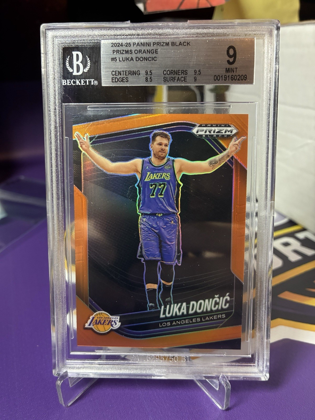 2024/25 Prizm Black Luka Doncic True Orange /49 MINT Non Auto