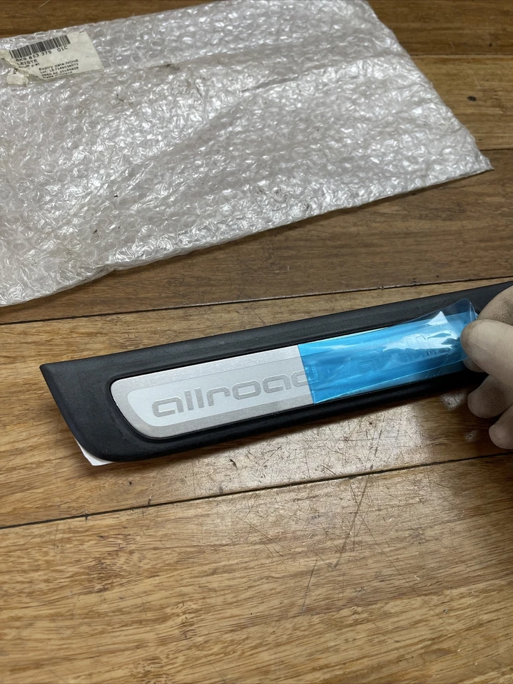 Protector de moldura de placa de desgaste para umbral de puerta trasera izquierda Audi A4 Allroad 2013-2016 OEM Foto 2 de 4