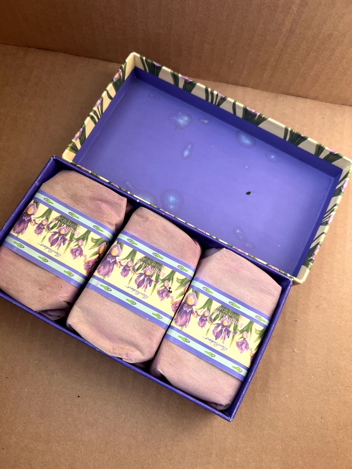 Ship from USA Vintage English Iris three LUXURY SOAP total 9 oz. Ben Rickertina