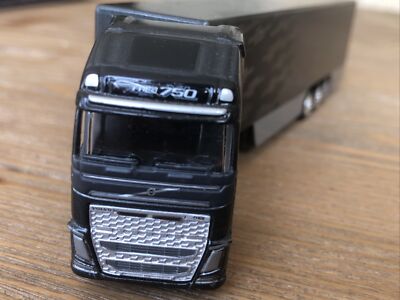 Motorart Volvo FH16 750 4x2 Tractor with Semitrailer Diecast 7.5