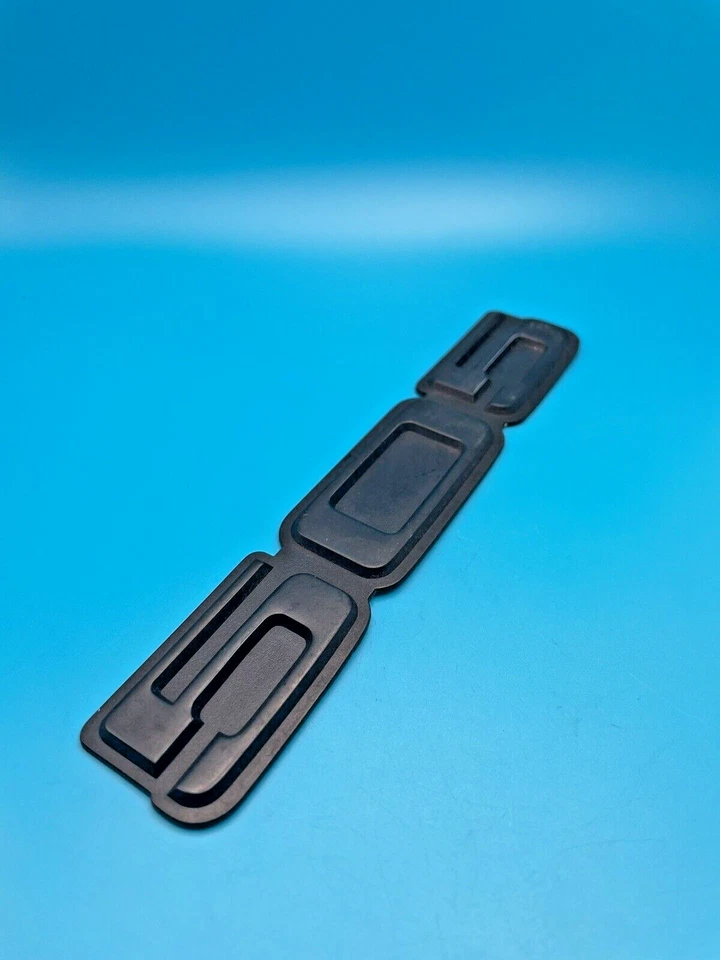 PEUGEOT 505 1978-1992 TAPA MALETERO TRASERO EMBLEMA MALETERO PORTÓN TRASERO PLACA DE IDENTIFICACIÓN OEM Foto 3 de 4